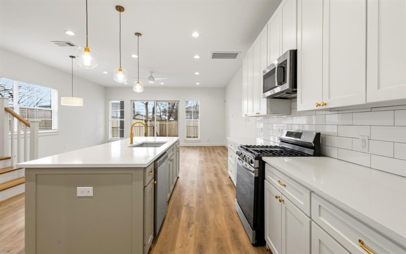 1007 Mount Auburn Avenue, Dallas, TX 75223, 3 Bedrooms Bedrooms, ,2 BathroomsBathrooms,Residential,For Sale,1007 Mount Auburn Avenue,0,21215523