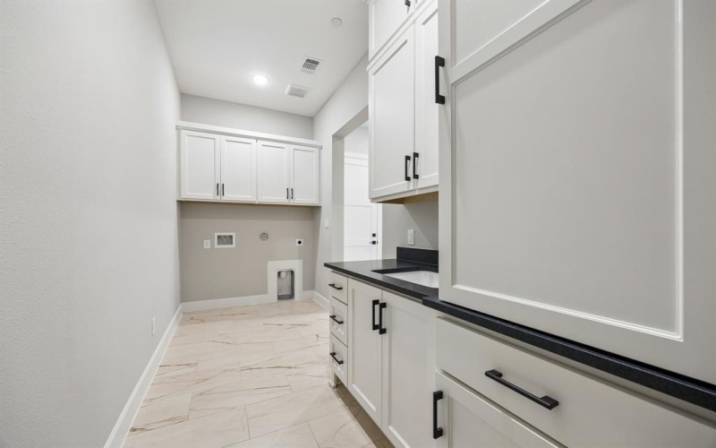 118 S Church Street, McKinney, TX 75069, 4 Bedrooms Bedrooms, ,5 BathroomsBathrooms,Residential,For Sale,118 S Church Street,0,21215617