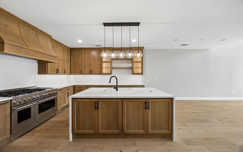 118 S Church Street, McKinney, TX 75069, 4 Bedrooms Bedrooms, ,5 BathroomsBathrooms,Residential,For Sale,118 S Church Street,0,21215617