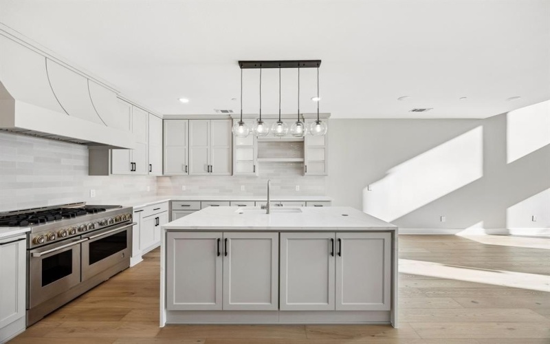 114 S Church Street, McKinney, TX 75069, 4 Bedrooms Bedrooms, ,5 BathroomsBathrooms,Residential,For Sale,114 S Church Street,0,21215696