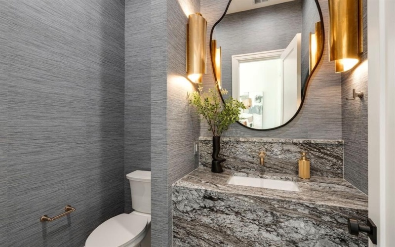 6903 La Vista Drive, Dallas, TX 75214, 5 Bedrooms Bedrooms, ,6 BathroomsBathrooms,Residential,For Sale,6903 La Vista Drive,0,21215804