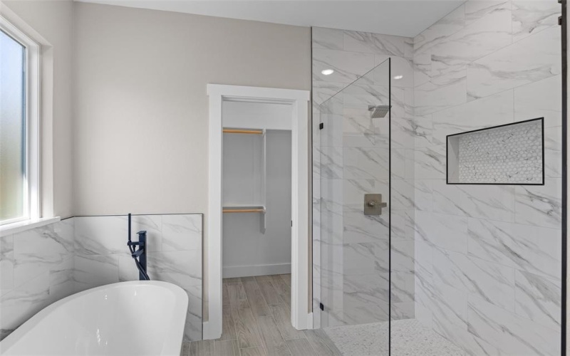 3025 Red Oak Drive, Granbury, TX 76048, 3 Bedrooms Bedrooms, ,2 BathroomsBathrooms,Residential,For Sale,3025 Red Oak Drive,0,21216523