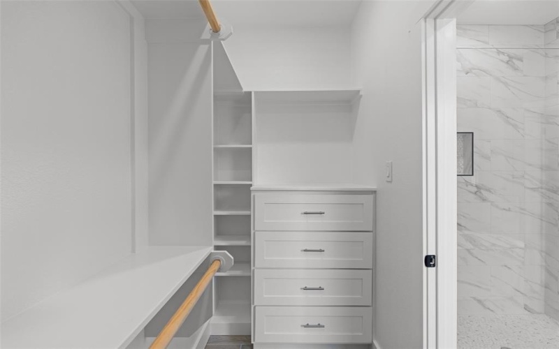 3025 Red Oak Drive, Granbury, TX 76048, 3 Bedrooms Bedrooms, ,2 BathroomsBathrooms,Residential,For Sale,3025 Red Oak Drive,0,21216523