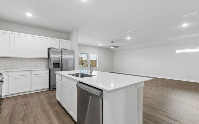 6648 Coyote Valley Trail, Crowley, TX 76036, 4 Habitaciones Habitaciones , ,3 BañosBaños,Residential,En Venta,6648 Coyote Valley Trail,0,21216674