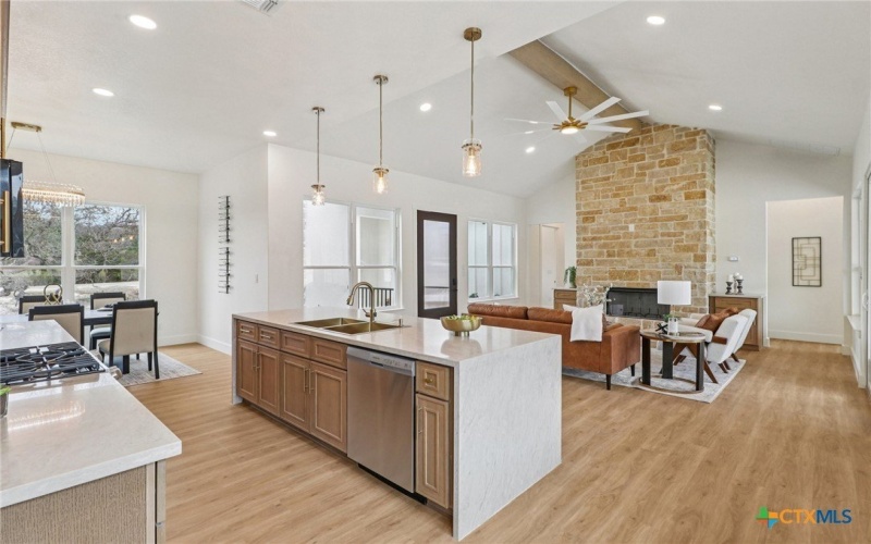 858 Rutherford, Fischer, TX 78623, 4 Bedrooms Bedrooms, ,5 BathroomsBathrooms,Residential,For Sale,858 Rutherford,0,605520