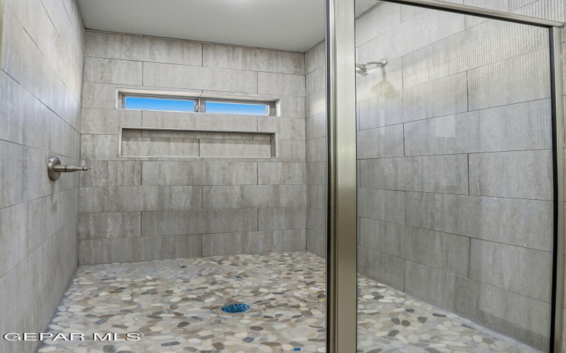 8417 PHIL Place, Vinton, TX 79821, 3 Bedrooms Bedrooms, ,2 BathroomsBathrooms,Residential,For Sale,8417 PHIL Place,0,940845