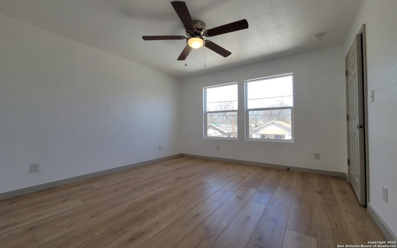 120 Henry St, San Antonio, TX 78207, 2 Habitaciones Habitaciones , ,1 BañoBaños,Residential,En Venta,120 Henry St,0,1856937