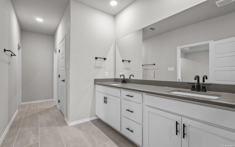 6510 Lowrie Block, San Antonio, TX 78239, 3 Bedrooms Bedrooms, ,2 BathroomsBathrooms,Residential,For Sale,6510 Lowrie Block,0,1911498