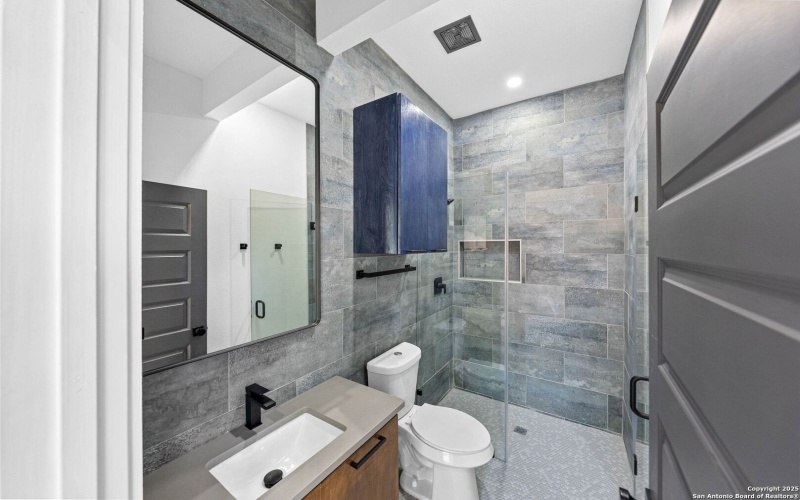 108 Vine St #102, San Antonio, TX 78210, 2 Habitaciones Habitaciones , ,2 BañosBaños,Residential,En Venta,108 Vine St #102,0,1912200