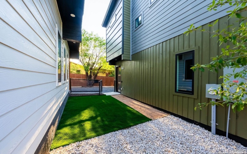 108 Vine St #102, San Antonio, TX 78210, 2 Habitaciones Habitaciones , ,2 BañosBaños,Residential,En Venta,108 Vine St #102,0,1912200