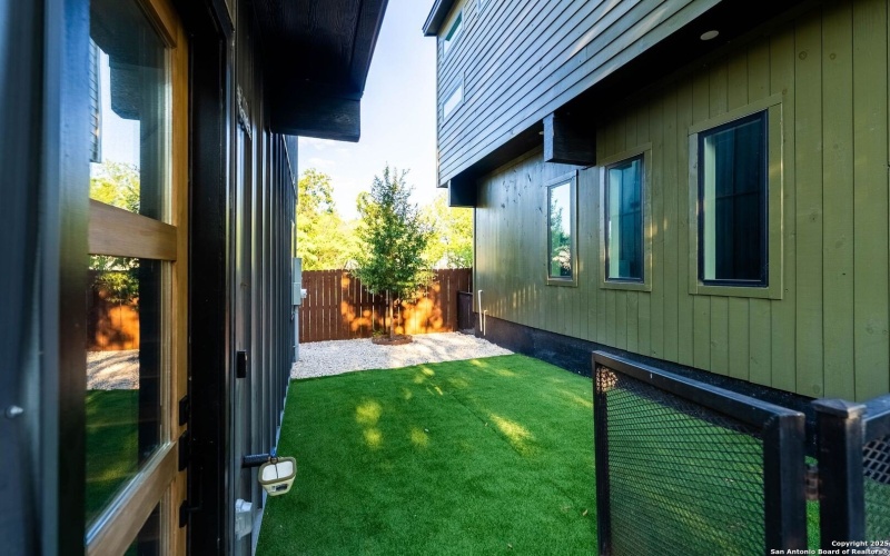 108 Vine St #102, San Antonio, TX 78210, 2 Habitaciones Habitaciones , ,2 BañosBaños,Residential,En Venta,108 Vine St #102,0,1912200