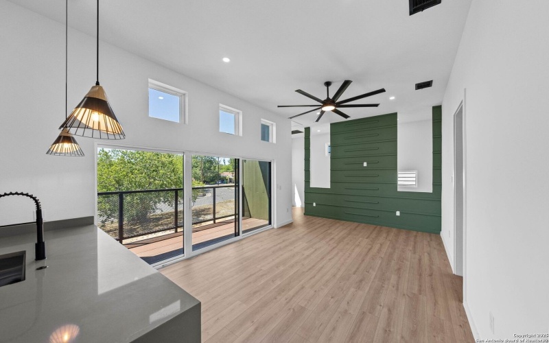 108 Vine St #102, San Antonio, TX 78210, 2 Habitaciones Habitaciones , ,2 BañosBaños,Residential,En Venta,108 Vine St #102,0,1912200