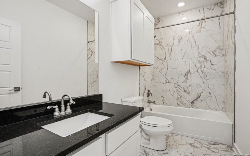 310 W Evergreen St #115, San Antonio, TX 78212, 3 Habitaciones Habitaciones , ,2 BañosBaños,Residential,En Venta,310 W Evergreen St #115,0,1939865