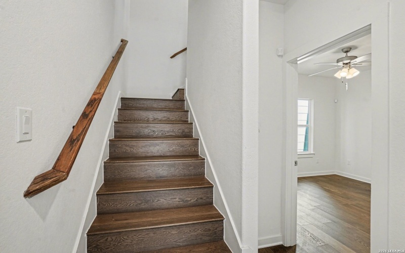 310 W Evergreen St #115, San Antonio, TX 78212, 3 Habitaciones Habitaciones , ,2 BañosBaños,Residential,En Venta,310 W Evergreen St #115,0,1939865