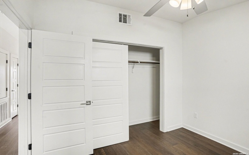 310 W Evergreen St #115, San Antonio, TX 78212, 3 Habitaciones Habitaciones , ,2 BañosBaños,Residential,En Venta,310 W Evergreen St #115,0,1939865