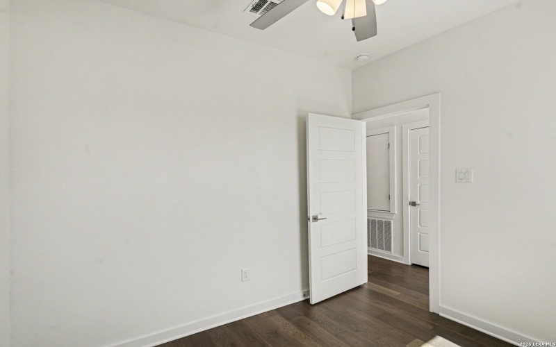 310 W Evergreen St #115, San Antonio, TX 78212, 3 Habitaciones Habitaciones , ,2 BañosBaños,Residential,En Venta,310 W Evergreen St #115,0,1939865