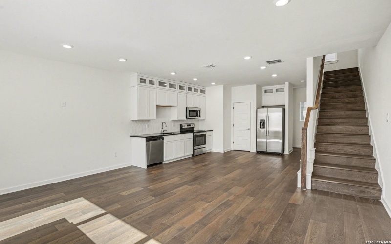 310 W Evergreen St #115, San Antonio, TX 78212, 3 Habitaciones Habitaciones , ,2 BañosBaños,Residential,En Venta,310 W Evergreen St #115,0,1939865