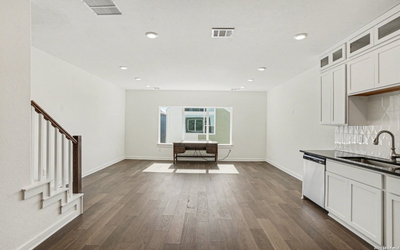 310 W Evergreen St #115, San Antonio, TX 78212, 3 Habitaciones Habitaciones , ,2 BañosBaños,Residential,En Venta,310 W Evergreen St #115,0,1939865