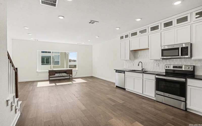 310 W Evergreen St #115, San Antonio, TX 78212, 3 Habitaciones Habitaciones , ,2 BañosBaños,Residential,En Venta,310 W Evergreen St #115,0,1939865