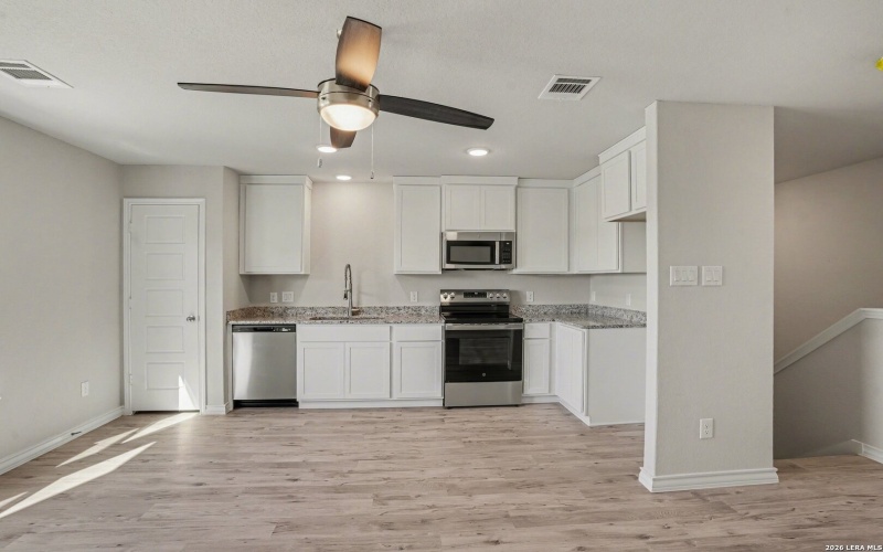 310 W Evergreen St #107, San Antonio, TX 78212, 2 Habitaciones Habitaciones , ,2 BañosBaños,Residential,En Venta,310 W Evergreen St #107,0,1939878