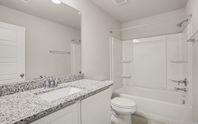 310 W Evergreen St #107, San Antonio, TX 78212, 2 Habitaciones Habitaciones , ,2 BañosBaños,Residential,En Venta,310 W Evergreen St #107,0,1939878