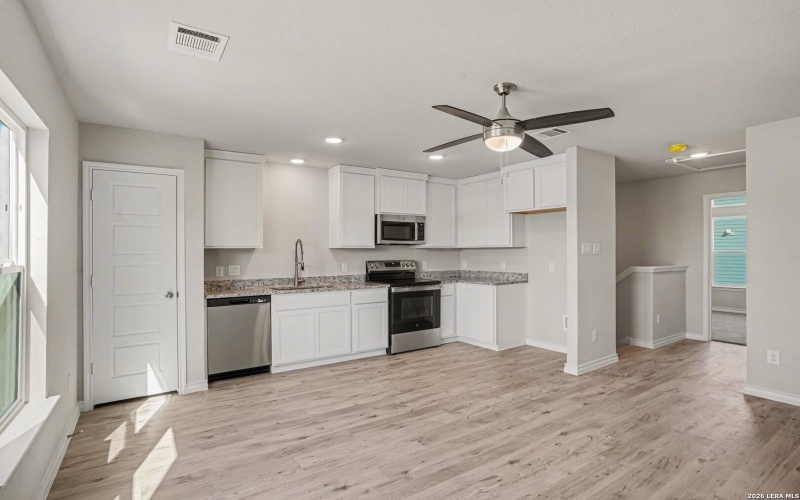 310 W Evergreen St #107, San Antonio, TX 78212, 2 Habitaciones Habitaciones , ,2 BañosBaños,Residential,En Venta,310 W Evergreen St #107,0,1939878