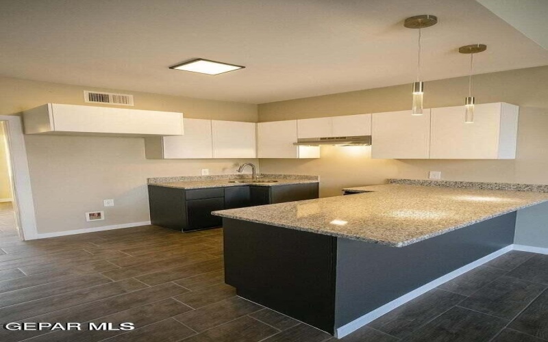 3030 Pera Avenue unit: A, El Paso, TX 79905, 2 Bedrooms Bedrooms, ,1 BathroomBathrooms,Residential Multi Family,For Sale,3030 Pera Avenue unit: A,0,940876