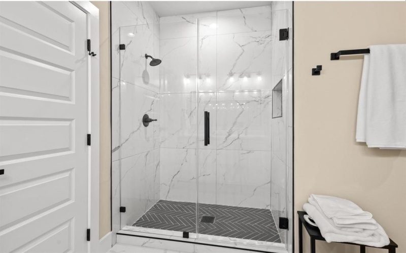 13723 & 13725 Biggs Street, Dallas, TX 75253, 6 Habitaciones Habitaciones , ,5 BañosBaños,Residential Multi Family,En Venta,13723 & 13725 Biggs Street,0,21215319