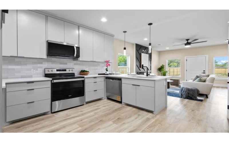 13723 & 13725 Biggs Street, Dallas, TX 75253, 6 Habitaciones Habitaciones , ,5 BañosBaños,Residential Multi Family,En Venta,13723 & 13725 Biggs Street,0,21215319