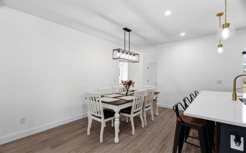 200 Walnut Street, Chico, TX 76431, 3 Habitaciones Habitaciones , ,2 BañosBaños,Residential,En Venta,200 Walnut Street,0,21216760