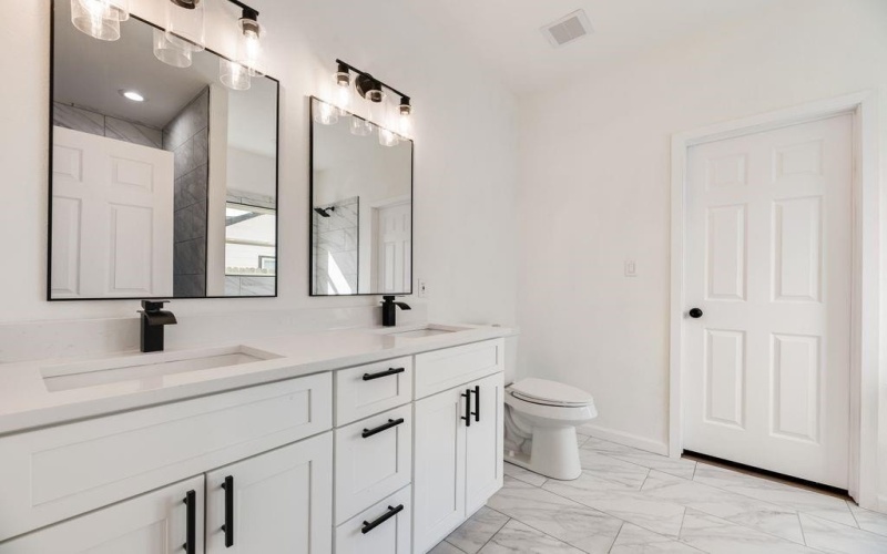 205 East Place, White Settlement, TX 76108, 3 Bedrooms Bedrooms, ,2 BathroomsBathrooms,Residential,For Sale,205 East Place,0,21217682