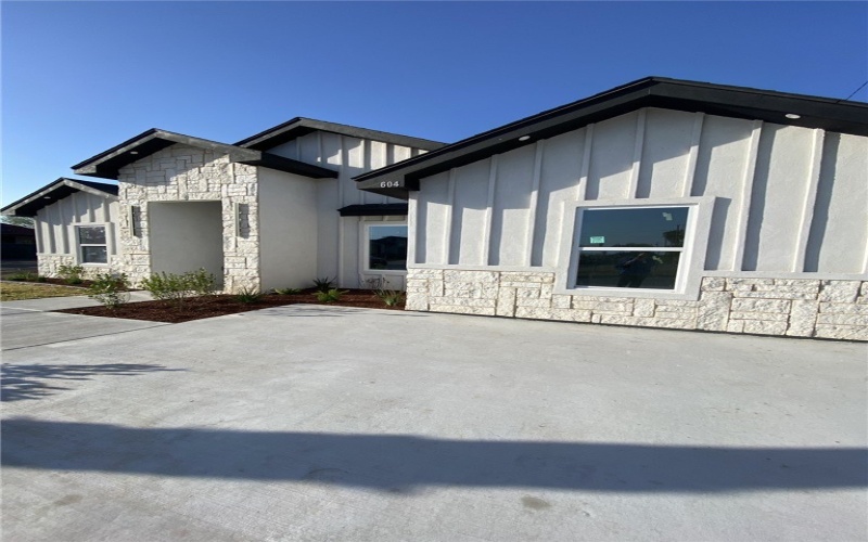 604 W La Quinta Drive, TX 78577, 3 Bedrooms Bedrooms, ,2 BathroomsBathrooms,Residential,For Sale,604 W La Quinta Drive,0,473834