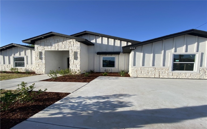 604 W La Quinta Drive, TX 78577, 3 Bedrooms Bedrooms, ,2 BathroomsBathrooms,Residential,For Sale,604 W La Quinta Drive,0,473834