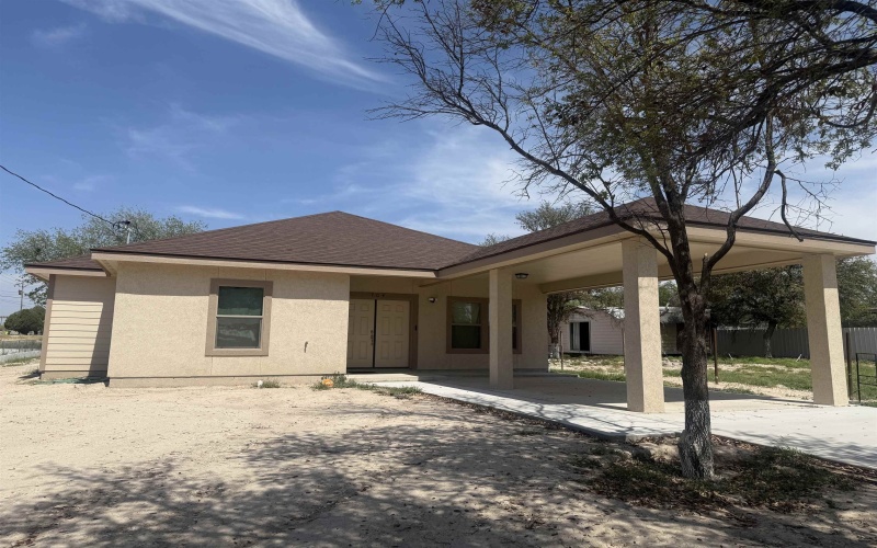 704 E 14th, Del Rio, TX 78840, 3 Bedrooms Bedrooms, ,2 BathroomsBathrooms,Residential,For Sale,704 E 14th,0,208343