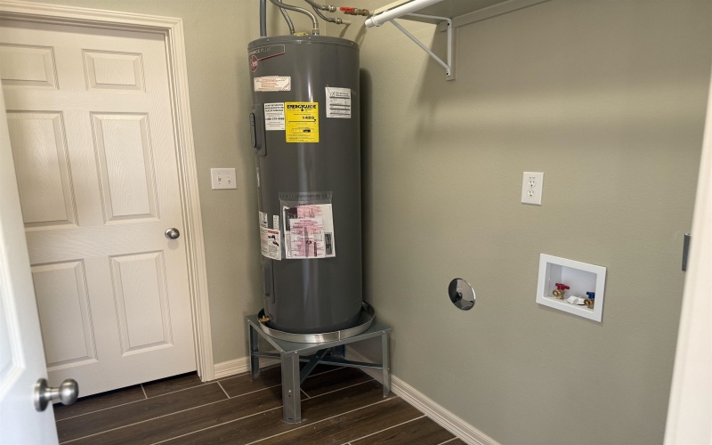 704 E 14th, Del Rio, TX 78840, 3 Bedrooms Bedrooms, ,2 BathroomsBathrooms,Residential,For Sale,704 E 14th,0,208343