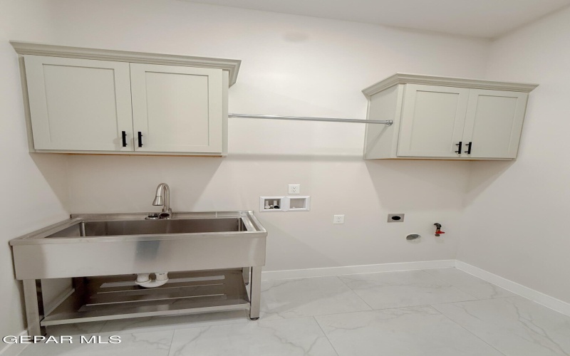 1810 DANA GRAY Street, El Paso, TX 79928, 5 Habitaciones Habitaciones , ,3 BañosBaños,Residential,En Venta,1810 DANA GRAY Street,0,940899