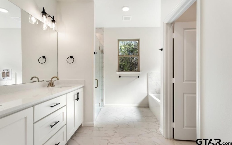 496 Preston Ridge, Tyler, TX 75703, 3 Bedrooms Bedrooms, ,2 BathroomsBathrooms,Residential,For Sale,496 Preston Ridge,0,26004182