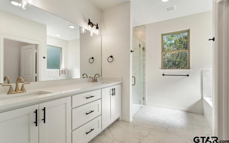 496 Preston Ridge, Tyler, TX 75703, 3 Bedrooms Bedrooms, ,2 BathroomsBathrooms,Residential,For Sale,496 Preston Ridge,0,26004182