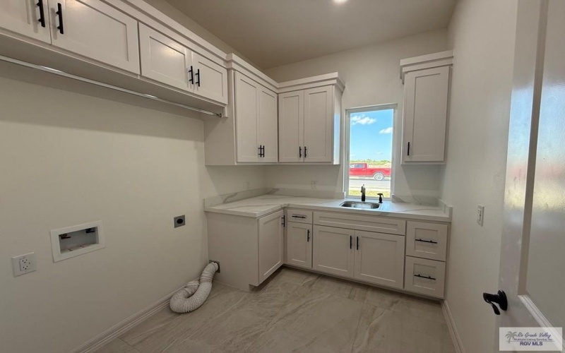 8804 JUPITER ST., BROWNSVILLE, TX 78521, 4 Bedrooms Bedrooms, ,3 BathroomsBathrooms,Residential,For Sale,8804 JUPITER ST.,0,29775127