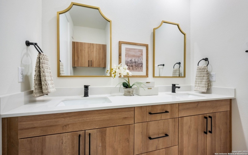 719 E Locust St unit: 2109, San Antonio, TX 78212, 3 Bedrooms Bedrooms, ,2 BathroomsBathrooms,Residential,For Sale,719 E Locust St unit: 2109,0,1920068