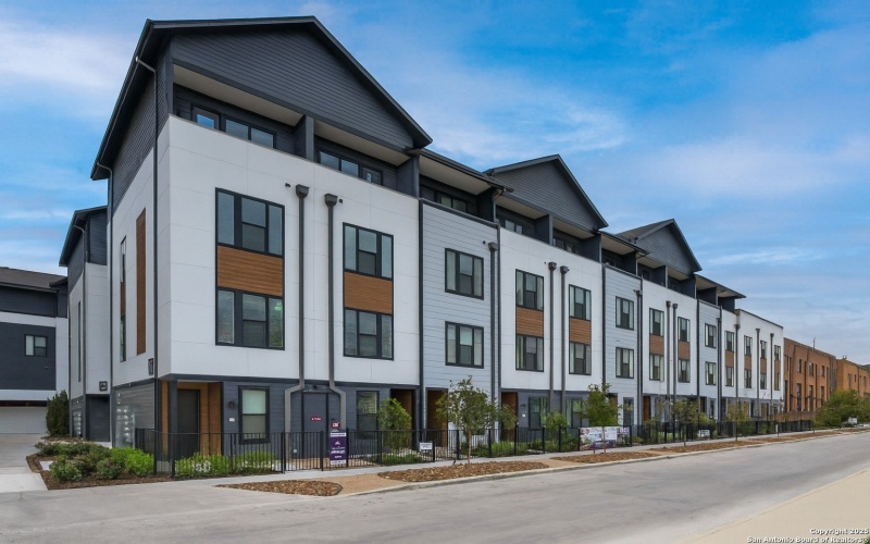 719 E Locust St unit: 2108, San Antonio, TX 78212, 3 Habitaciones Habitaciones , ,2 BañosBaños,Residential,En Venta,719 E Locust St unit: 2108,0,1927542