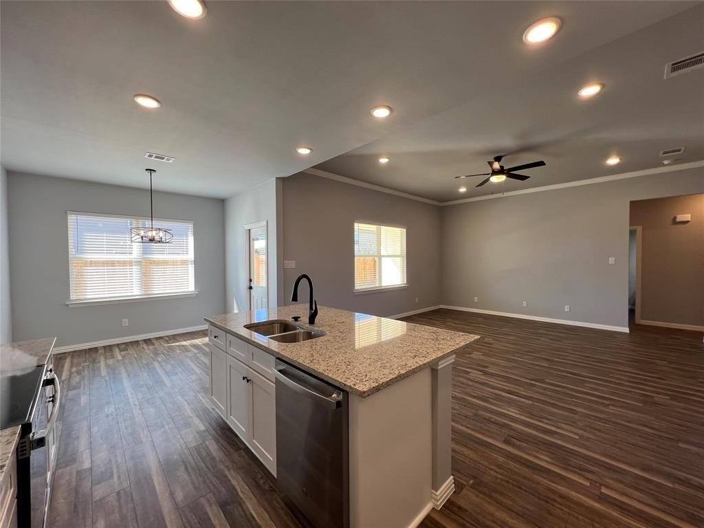 102 Levi Drive, Cleburne, TX 76031, 4 Habitaciones Habitaciones , ,2 BañosBaños,Residential,En Venta,102 Levi Drive,20735477
