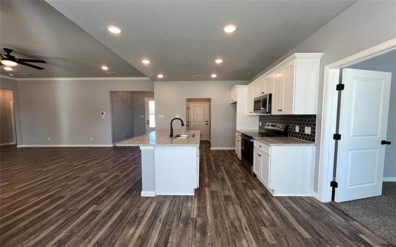 102 Levi Drive, Cleburne, TX 76031, 4 Habitaciones Habitaciones , ,2 BañosBaños,Residential,En Venta,102 Levi Drive,20735477