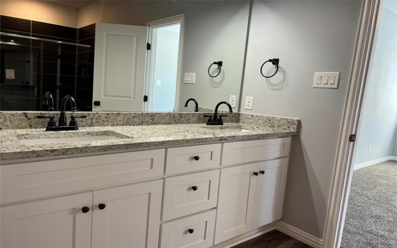 102 Levi Drive, Cleburne, TX 76031, 4 Habitaciones Habitaciones , ,2 BañosBaños,Residential,En Venta,102 Levi Drive,20735477