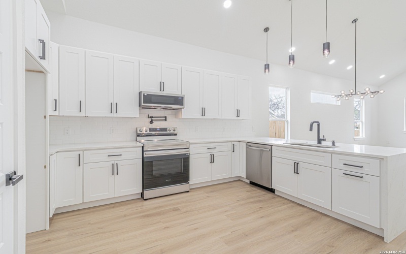 915 Saint James, San Antonio, TX 78202, 3 Bedrooms Bedrooms, ,2 BathroomsBathrooms,Residential,For Sale,915 Saint James,0,1946284