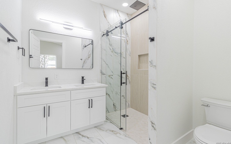 915 Saint James, San Antonio, TX 78202, 3 Bedrooms Bedrooms, ,2 BathroomsBathrooms,Residential,For Sale,915 Saint James,0,1946284