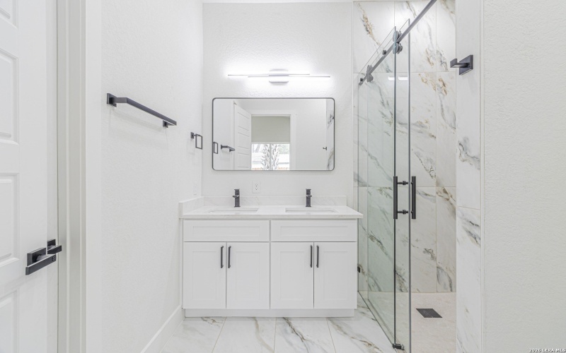 915 Saint James, San Antonio, TX 78202, 3 Bedrooms Bedrooms, ,2 BathroomsBathrooms,Residential,For Sale,915 Saint James,0,1946284