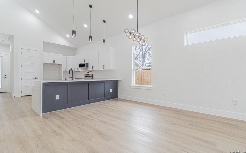 915 Saint James, San Antonio, TX 78202, 3 Bedrooms Bedrooms, ,2 BathroomsBathrooms,Residential,For Sale,915 Saint James,0,1946284