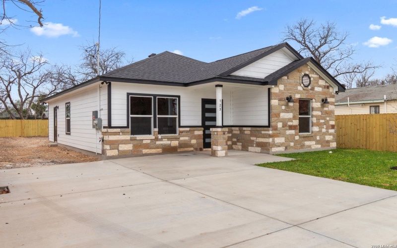 123 Juanita, San Antonio, TX 78237, 3 Bedrooms Bedrooms, ,2 BathroomsBathrooms,Residential,For Sale,123 Juanita,0,1947869