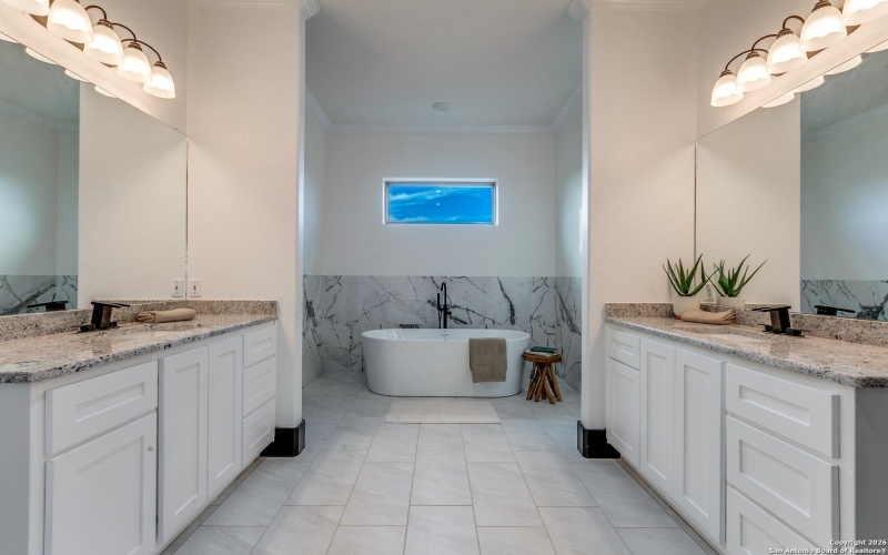 202 Venado Oaks, Castroville, TX 78009, 5 Bedrooms Bedrooms, ,5 BathroomsBathrooms,Residential,For Sale,202 Venado Oaks,0,1935205